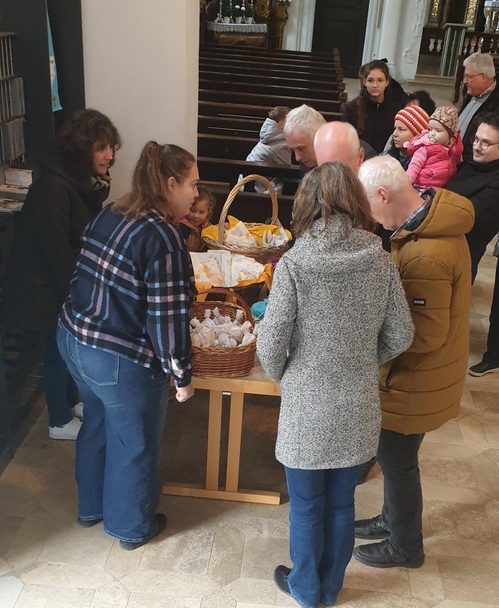 Kita verkauf nach der Kirche