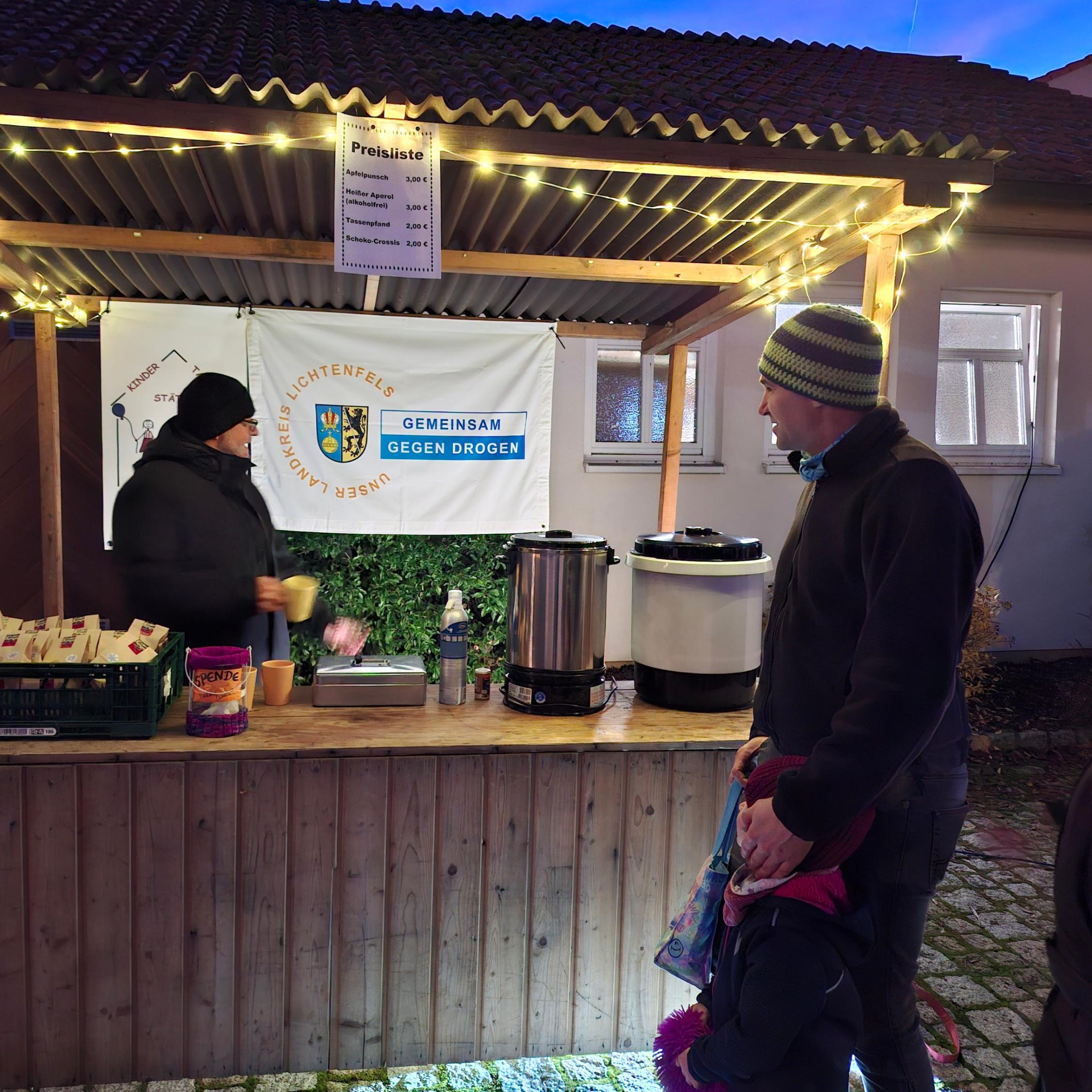 Punschverkauf beim Adventskonzert