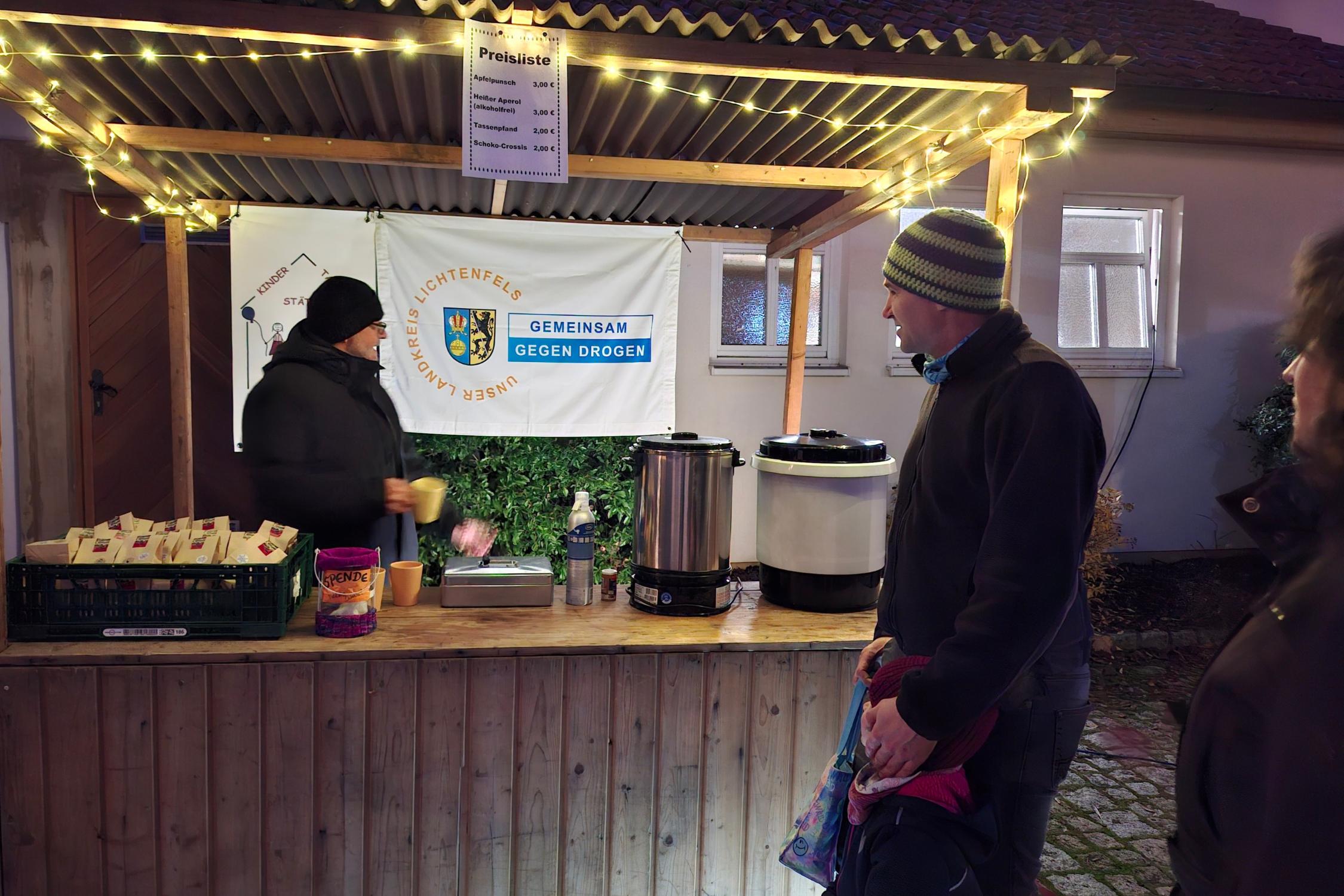 Punschverkauf beim Adventskonzert