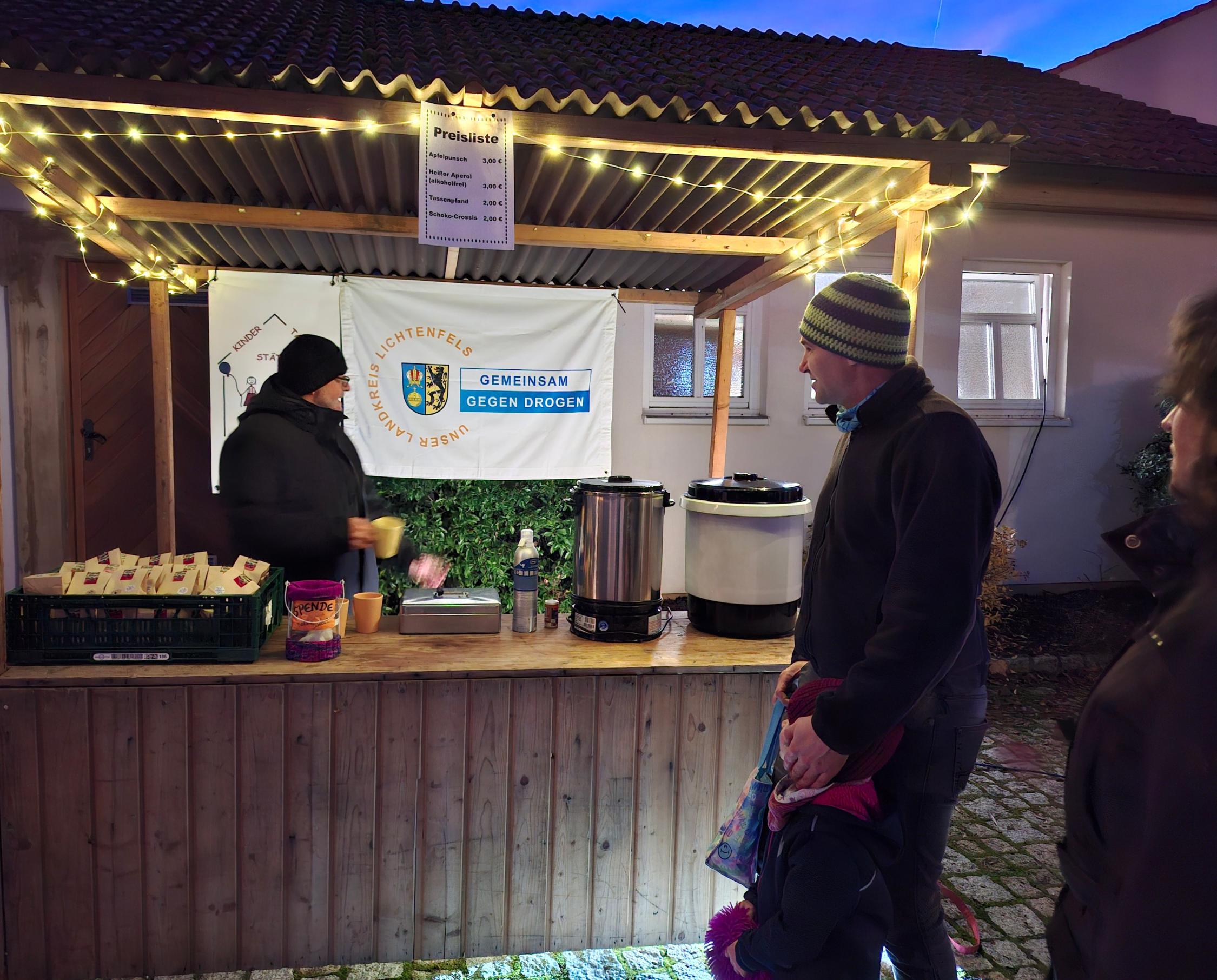 Punschverkauf beim Adventskonzert