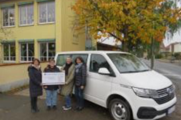 Spendenübergabe mit dem katholischen Frauenbund